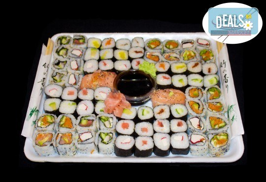 74 суши хапки със сьомга, филаделфия и зеленчуци от Sushi Market