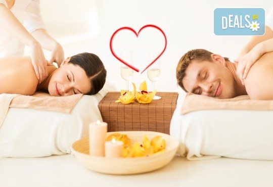 Масаж за двама със златни частици и комплимент бяло вино в Senses Massage & Recreation