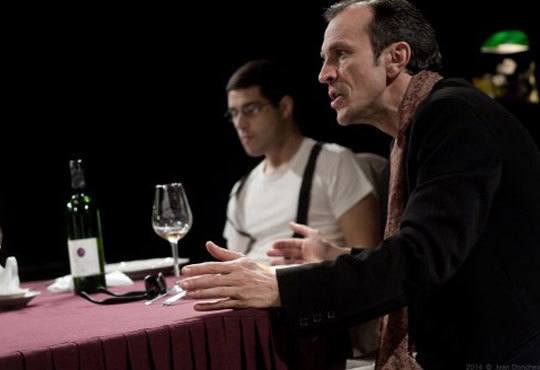 Гледайте черната комедия Покана за вечеря на 07.12. от 19ч., Камерна зала на Театър ''София'', билет за един - Снимка 5