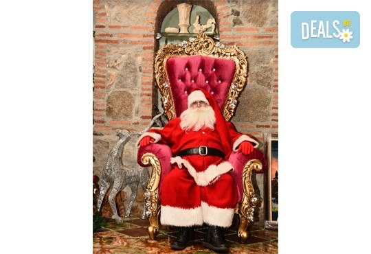 Разходка в замъка в Равадиново за до 4-членно семейство и връчване на подаръци от Дядо Коледа! - Снимка 2