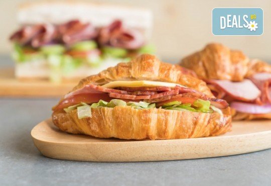 Празничен сет Домашен уют - 30 френски кроасанчета и 30 парти кюфтенца от кулинарна работилница Деличи! - Снимка 1