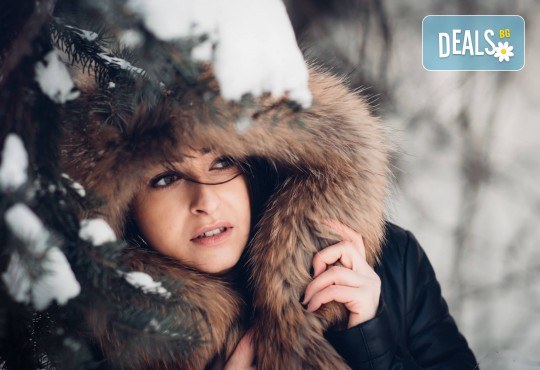 Коледна или зимна семейна, детска или индивидуална фотосесия в студио, в дома на клиента или на открито с 25 обработени кадъра от Фото студио Амели! - Снимка 6