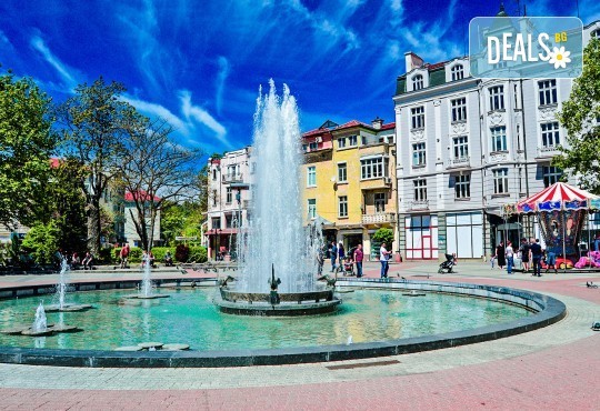 За 1 ден на Коледен фестивал Капана, Пловдив, на 21.12. или 22.12. с туроператор Поход! Транспорт, водач и разходка в Стария град - Снимка 3