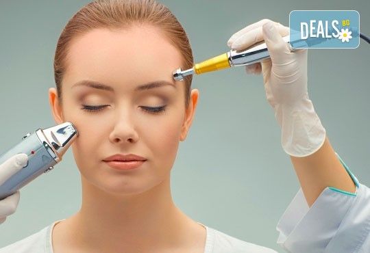 Почистване на лице с ултразвукова шпатула, вкарване на хидратиращ серум или диамантено микродермаабразио по избор в салон за красота Женско царство в Центъра! - Снимка 4