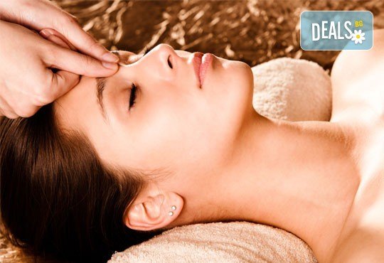 Релаксиращ дълбокотъканен масаж на цяло тяло с топла ароматна свещ и хидратираща маска и масаж на лице в Skin Nova - Снимка 4