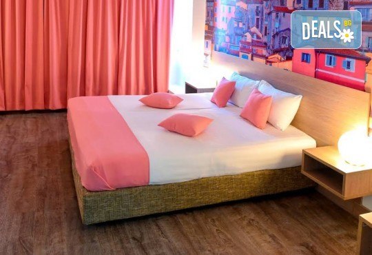 Нова година в Скопие, Македония! 2 нощувки със закуски в Hotel Ibis 4*, Празнична Новогодишна вечеря и транспорт! - Снимка 2