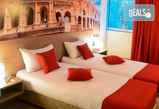 Нова година в Скопие, Македония! 2 нощувки със закуски в Hotel Ibis 4*, Празнична Новогодишна вечеря и транспорт! - Снимка 3