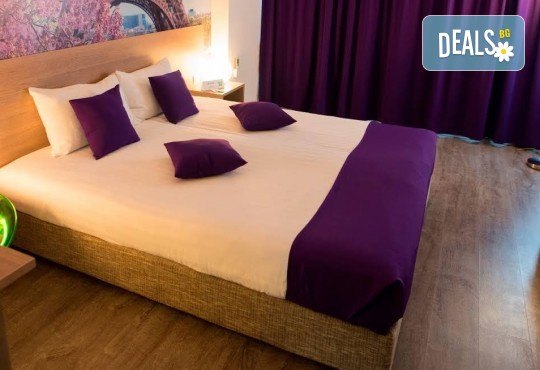 Нова година в Скопие, Македония! 2 нощувки със закуски в Hotel Ibis 4*, Празнична Новогодишна вечеря и транспорт! - Снимка 4