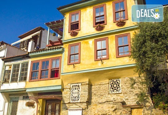 Нова година на супер цена в Кавала! 3 нощувки с 3 закуски и 2 вечери в таверна, Новогодишна вечеря с неограничен алкохол и богато меню! - Снимка 4