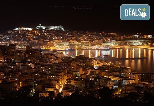 Нова година на супер цена в Кавала! 3 нощувки с 3 закуски и 2 вечери в таверна, Новогодишна вечеря с неограничен алкохол и богато меню! - Снимка 3