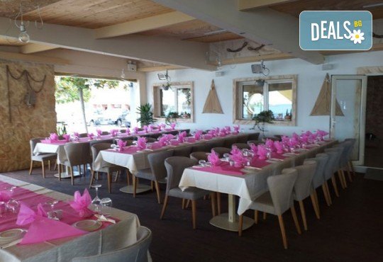 Нова година на супер цена в Кавала! 3 нощувки с 3 закуски и 2 вечери в таверна, Новогодишна вечеря с неограничен алкохол и богато меню! - Снимка 11