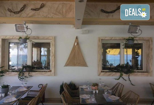 Нова година на супер цена в Кавала! 3 нощувки с 3 закуски и 2 вечери в таверна, Новогодишна вечеря с неограничен алкохол и богато меню! - Снимка 10