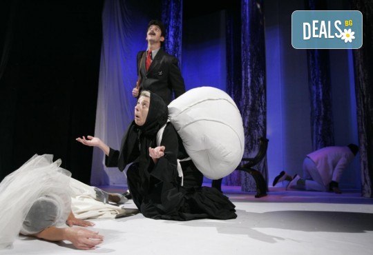 Гледайте комедията Балкански синдром от Станислав Стратиев на 19-ти декември (четвъртък) в Малък градски театър Зад канала! - Снимка 11