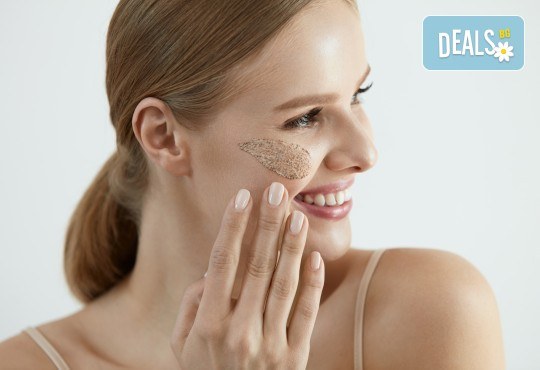 Терапия със 100% органични продукти, фитостволови клетки и биохимичен пилинг с колаген срещу пигментни петна, акнетична и проблемна кожа и фини бръчки и белези в Енигма - Снимка 1