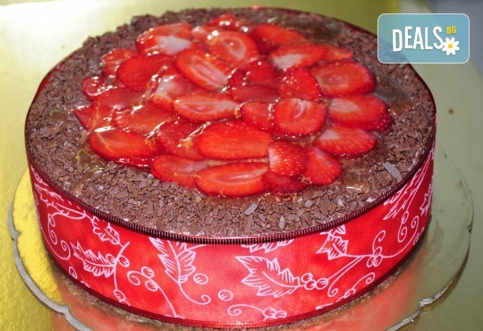 Баварска шоколадова торта с ягоди - 1кг ики 2кг. от сладкарница Лагуна! - Снимка 1