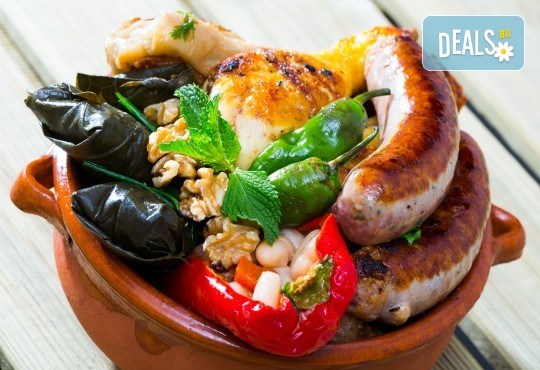 Коледно меню за 10 гости с капама с 3 вида месо и суджук, салати, туршия и катми с мед и орехи от кулинарна работилница Деличи! - Снимка 2