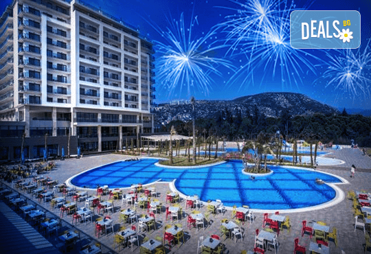 Последни места за Нова година в Amara Sealight Elite 5*, Кушадасъ! 4 нощувки на база Ultra All Inclusive, празнична вечеря и ползване на СПА - Снимка 1