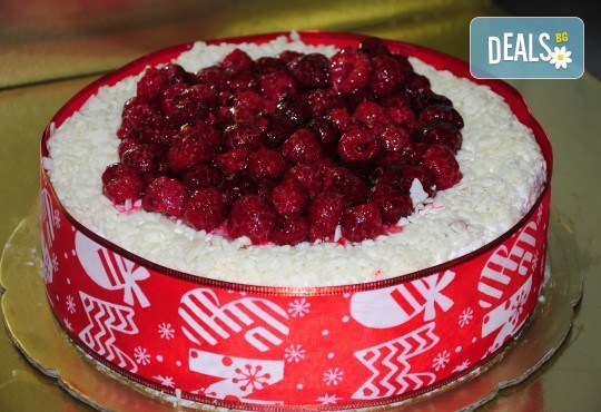 Апетитна йогуртова торта с малини - 1кг. ики 2кг. от сладкарница Лагуна! - Снимка 1