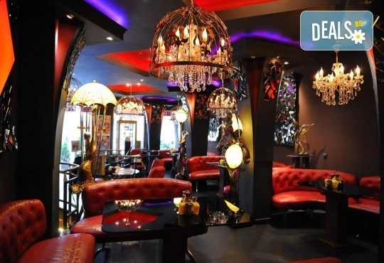 Почерпете любимите хора с баварска торта с къпини - 1кг. ики 2кг. от сладкарница Лагуна! - Снимка 6