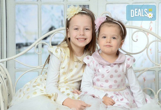 Зимна фотосесия в студио - бебешка, детска, индивидуална или семейна + подарък: фотокнига, от Photosesia.com! - Снимка 3