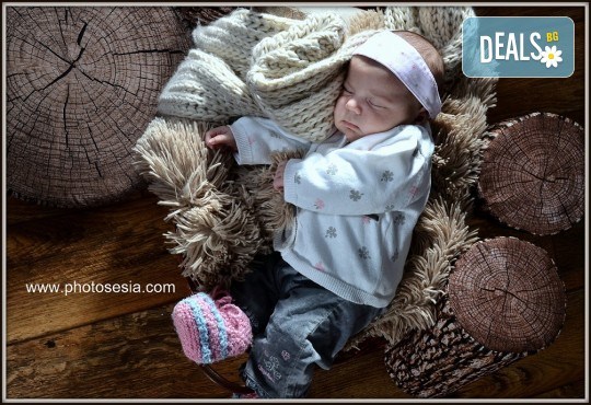 Зимна фотосесия в студио - бебешка, детска, индивидуална или семейна + подарък: фотокнига, от Photosesia.com! - Снимка 4