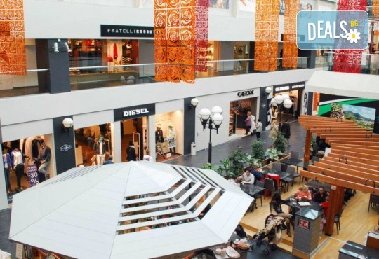 Шопинг в най-известните аутлети в цяла Италия с Mira Travel! 3 нощувки и закуски в хотел 4*, самолетни билети и летищни такси, трансфери до шопинг центровете - Снимка 4