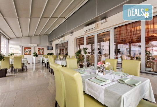 Посрещнете Нова година в Ниш с INVIZIA travel! 2 нощувки със закуски в Хотел Tami Residence 4*, 1 вечеря и празнична Новогодишна вечеря с жива музика и напитки, ползване на СПА центъра на хотела - Снимка 9