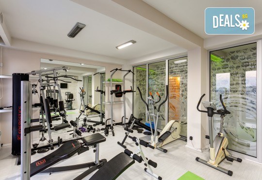 Посрещнете Нова година в Ниш с INVIZIA travel! 2 нощувки със закуски в Хотел Tami Residence 4*, 1 вечеря и празнична Новогодишна вечеря с жива музика и напитки, ползване на СПА центъра на хотела - Снимка 11