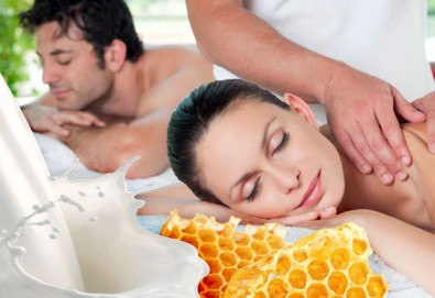 Подарете с любов! Релаксираща SPA терапия Масаж Клеопатра за един или за двама с мед и мляко, маска за очи и зонотерапия на длани в SPA център Senses Massage & Recreation!