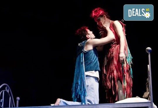 Гледайте звездата на Младежки театър Александър Хаджиангелов в „Пилето” на 29.01. от 19 ч., камерна зала, 1 билет - Снимка 2