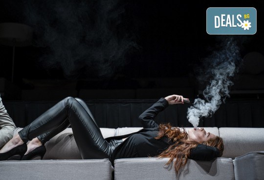 Гледайте Весела Бабинова, Христо Пъдев и Анастасия Лютова в Сцени от един семеен живот на 29-ти януари (сряда) в Малък градски театър Зад канала! - Снимка 3