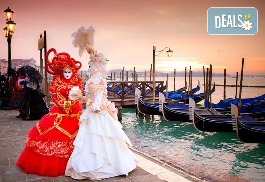 За Свети Валентин - на карнавал във Венеция, Италия, с Абела Тур! 3 нощувки със закуски, самолетен билет и летищни такси, индивидуално пътуване - Снимка 1