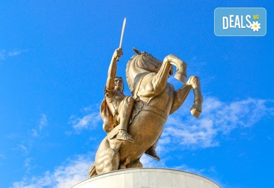 Почивка край брега на Охридското езеро през лятото! 5 нощувки със закуски и вечери във вила Ловец, транспорт и посещение на Скопие - Снимка 7