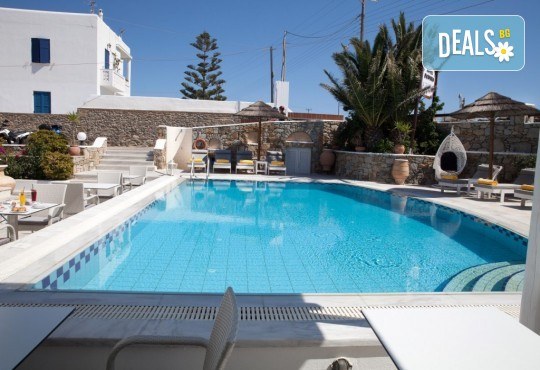 Почивка на остров Миконос - перлата на Цикладите! 4 нощувки със закуски, самолетен билет, салонен багаж и трансфер - Снимка 9