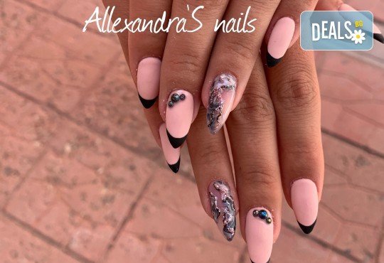 Дълги и изящни нокти! Изграждане на ноктопластика с гел и маникюр с гел лак в студио Бейбъл, Студентски град! - Снимка 4