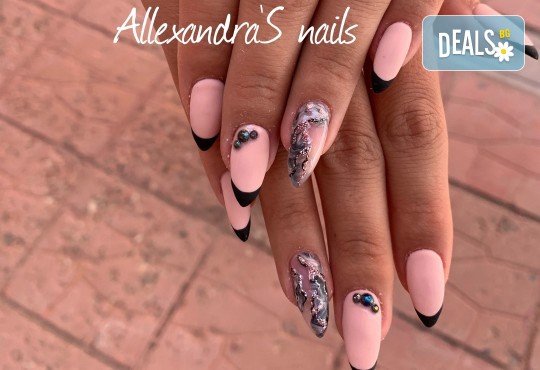 Класически или френски маникюр с гел лак и 2 декорации - рисунки, камъчета и още много, в студио Бейбъл, Студентски град! - Снимка 6