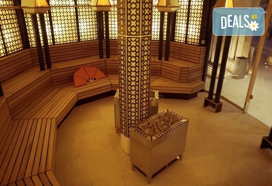 Екскурзия през зимата до Букурещ с посещение на СПА комплекс Therme Bucharest! 1 нощувка и закуска, транспорт и бонус: панорамна обиколка на Букурещ - Снимка 7