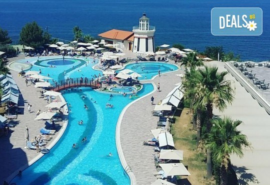 Лятна почивка в Sea Light Resort Hotel 5*, Кушадасъ, Турция! 7 нощувки на база 24 ч. Ultra All Inclusive, безплатно за дете до 13 г., възможност за транспорт! - Снимка 2