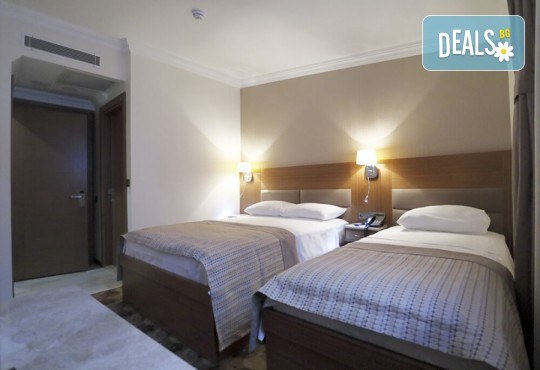 Фестивал на лалето в Истанбул през април! 2 нощувки със закуски в хотел 3*, транспорт, водач и посещение на Одрин - Снимка 11