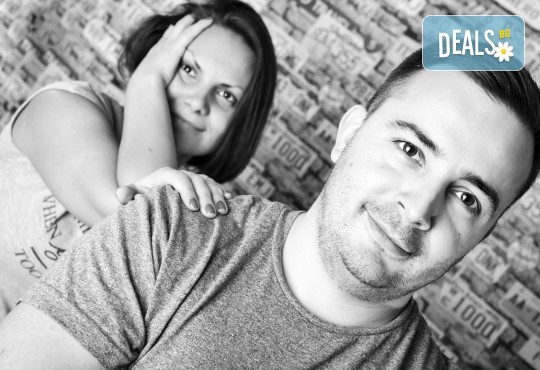 Подарете с любов! Романтична студийна фотосесия с 20 обработени кадъра от Pandzherov Photography - Снимка 4