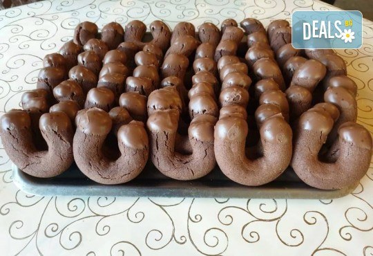 За празниците в офиса! 1 кг. домашни гръцки сладки: седем различни вкуса сладки с шоколад, макадамия и кокос, майсторска изработка от Сладкарница Джорджо Джани - Снимка 4