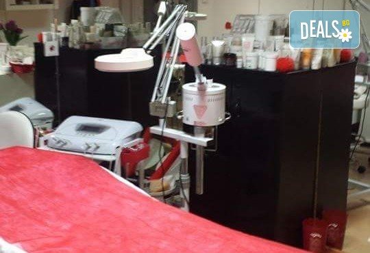 Класически или френски маникюр с гел лак Bluesky + бонус: сваляне на стар гел лак и 2 декорации в салон Лаура Стайл! - Снимка 5