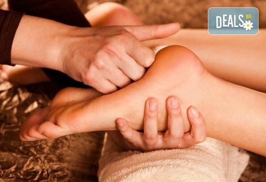 70-минутен ароматерапевтичен масаж на цяло тяло с етерични масла, масаж на скалп и рефлексотерапия на стъпала в Женско Царство - Снимка 4
