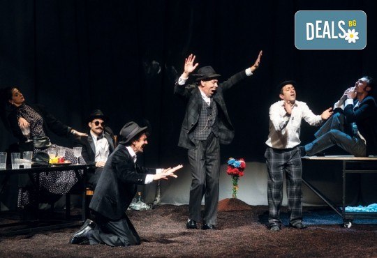 Гледайте черната комедия Емигрантски рай на 11.02. от 19ч. в Театър ''София'', билет за един! - Снимка 6