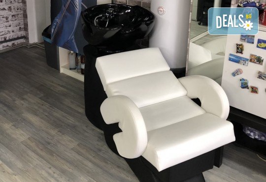 За здрава и видимо подхранена коса! Подстригване, кератинова терапия в три стъпки или с инфраред преса, по избор и оформяне на прическа със сешоар в салон за красота Diva! - Снимка 7