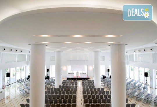 Луксозен уикенд през март в Кавала! 1 нощувка със закуска и вечеря в Lucy Hotel 5*, транспорт и екскурзовод - Снимка 5