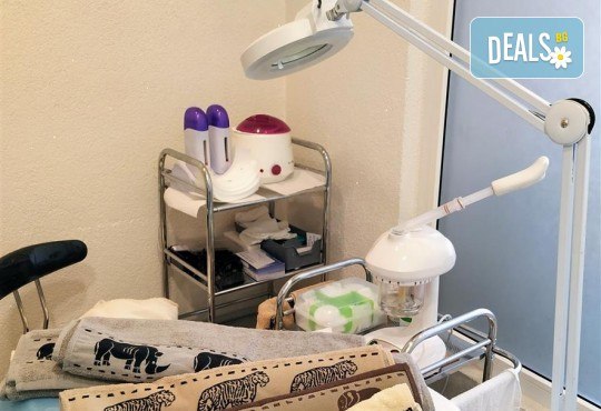 За поддържана, млада и сияйна кожа! Ултразвуково почистване на лице, златна терапия със златна маска и ампула в студио Нова - Снимка 10