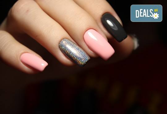 Изграждане на ноктопластика с гел и маникюр с гел лак или поддръжка на ноктопластика в салон за красота Alex Nails! - Снимка 5