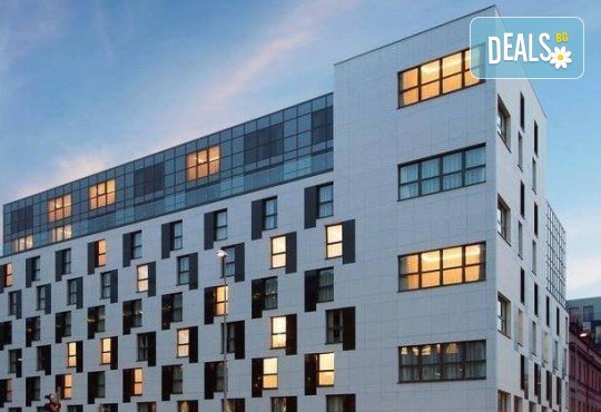 Великден в Златна Прага! 4 нощувки със закуски в Hotel Royal Prague 4*, самолетен билет и трансфери, пешеходни обиколки с екскурзовод на български - Снимка 16