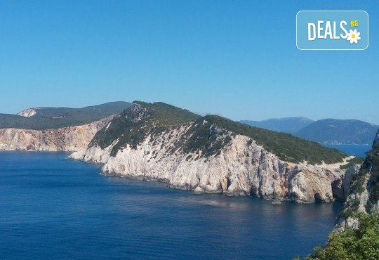 Великден на остров Лефкада с Данна Холидейз! 3 нощувки с 3 закуски, 2 вечери в таверна и празничен Великденски обяд, транспорт и водач - Снимка 10